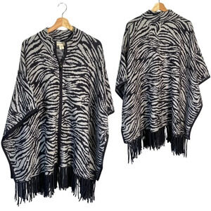 NWOT Christian Siriano New York Womens L/XL Zebra Fringe Pullover Poncho Sweater